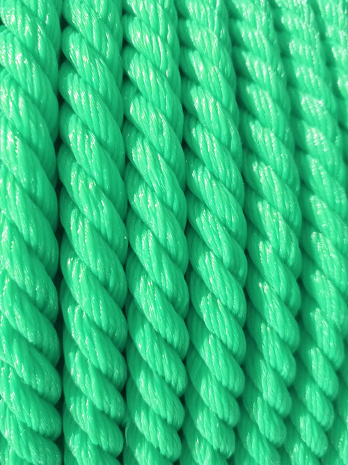 Medium soft/medium firm rope close up image in green.